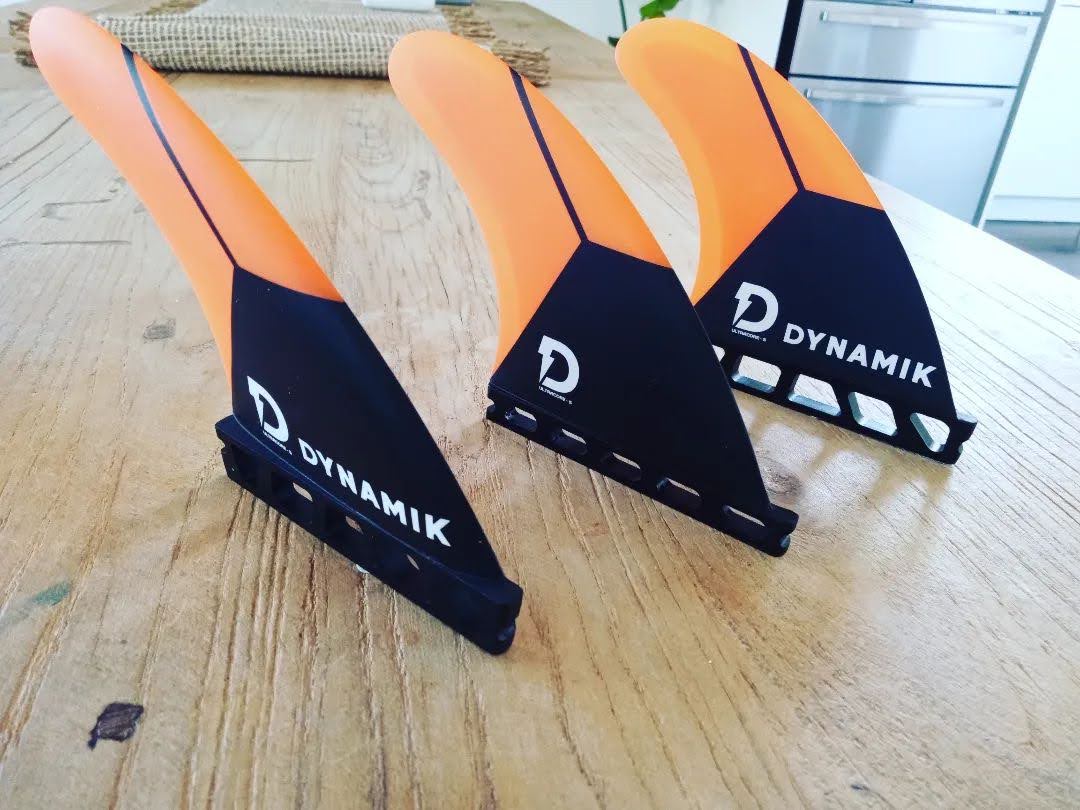 DYNAMIK SMALL TRI FIN SET - Single Tab Compatible
